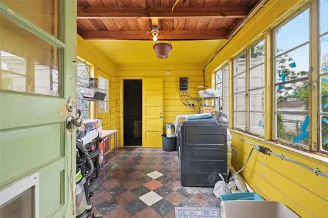 329 Kingston Street S St Petersburg FL 33711