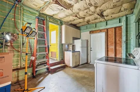 329 Kingston Street S St Petersburg FL 33711
