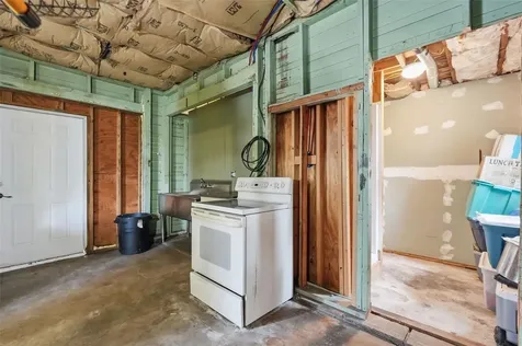 329 Kingston Street S St Petersburg FL 33711