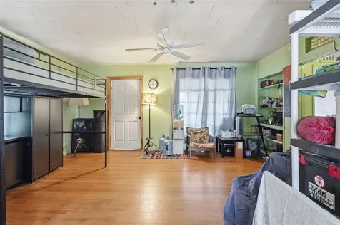 329 Kingston Street S St Petersburg FL 33711