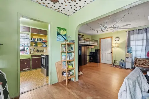 329 Kingston Street S St Petersburg FL 33711