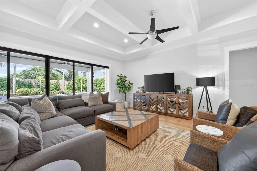 427 Raehn Street Orlando FL 32806