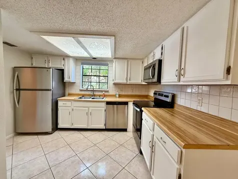 3416 Sunrise Villas Court N Tampa FL 33614