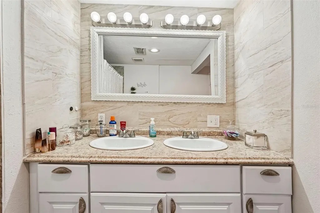 603 60th Avenue W Bradenton FL 34207