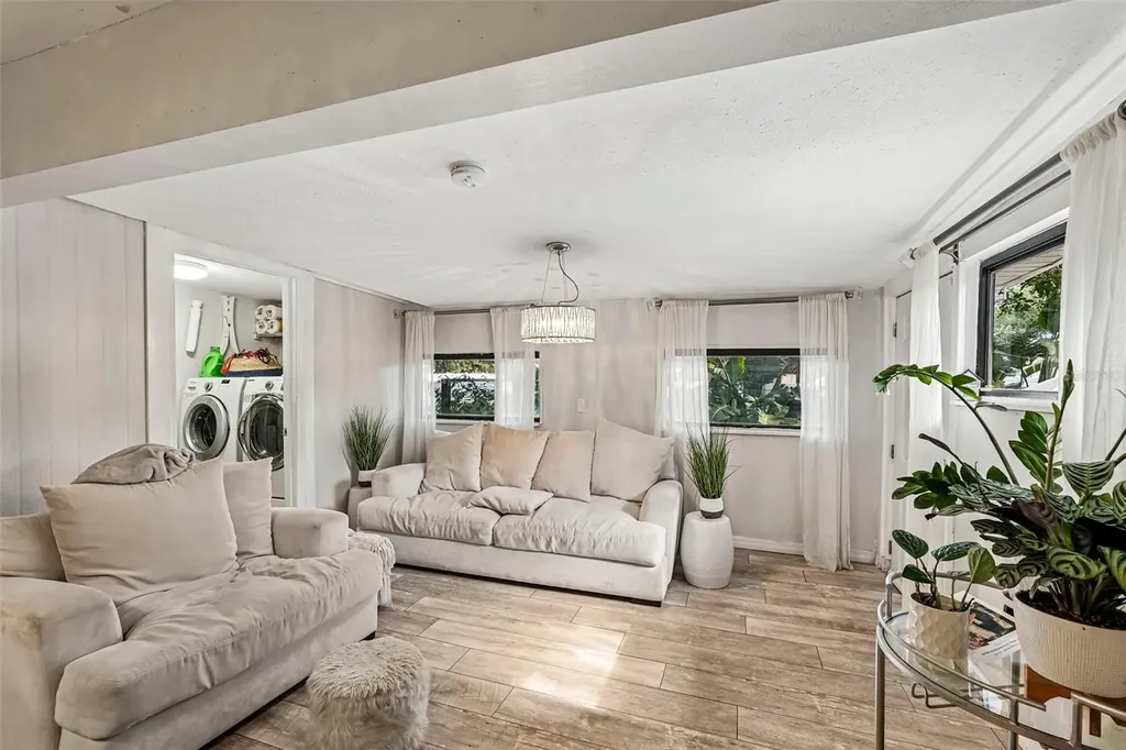 603 60th Avenue W Bradenton FL 34207