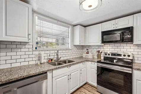 603 60th Avenue W Bradenton FL 34207