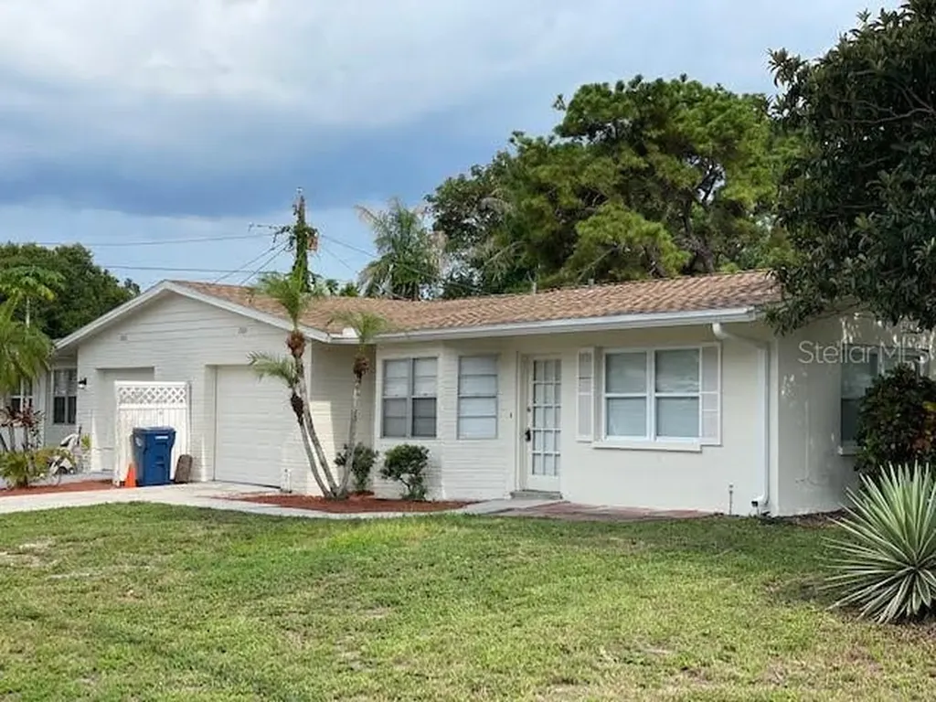2008 48th Avenue W Bradenton FL 34207