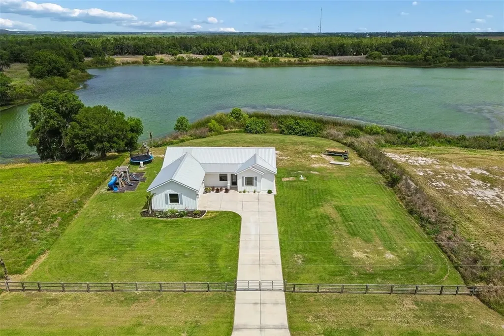 1980 Old Brewster Road Fort Meade FL 33841