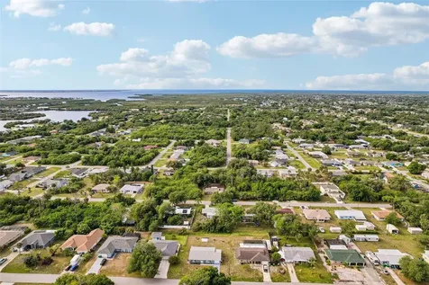 838 Cordele Avenue NW Port Charlotte FL 33948