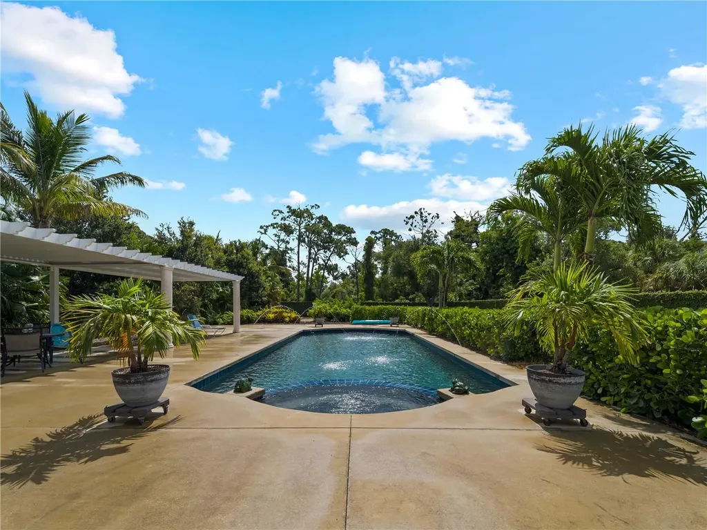 1981 Bayshore Drive Englewood FL 34223