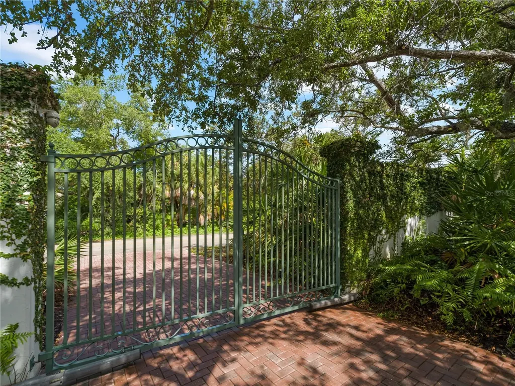 1981 Bayshore Drive Englewood FL 34223