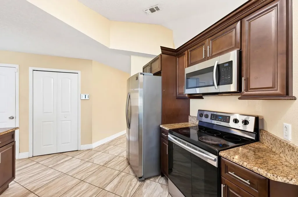669 Deauville Court Kissimmee FL 34758