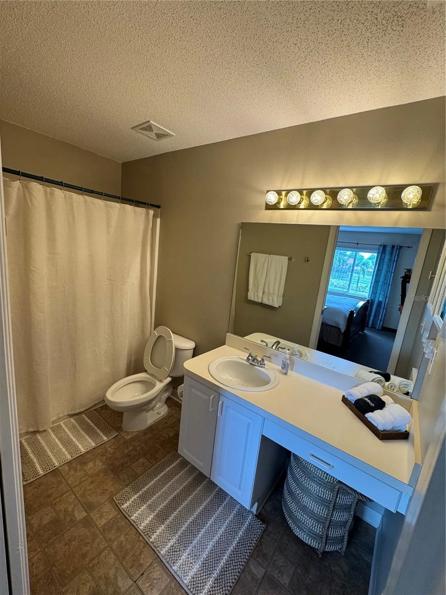4457 W 45th Avenue Bradenton FL 34210