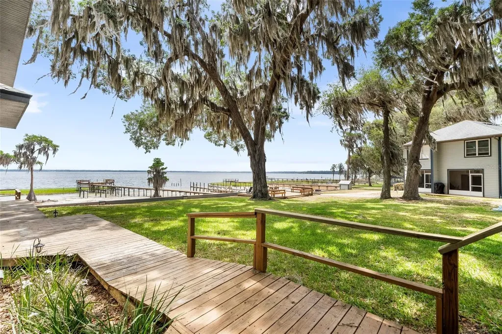 21134 NE 101st Avenue Earleton FL 32631