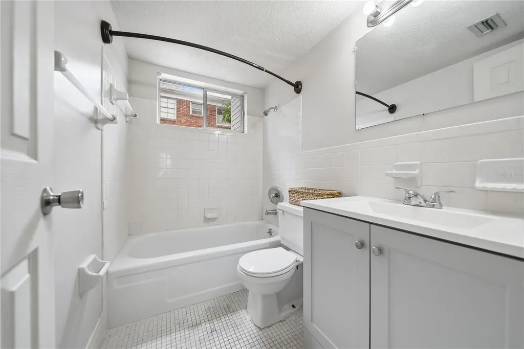 4507 9th Street W. Bradenton FL 34207