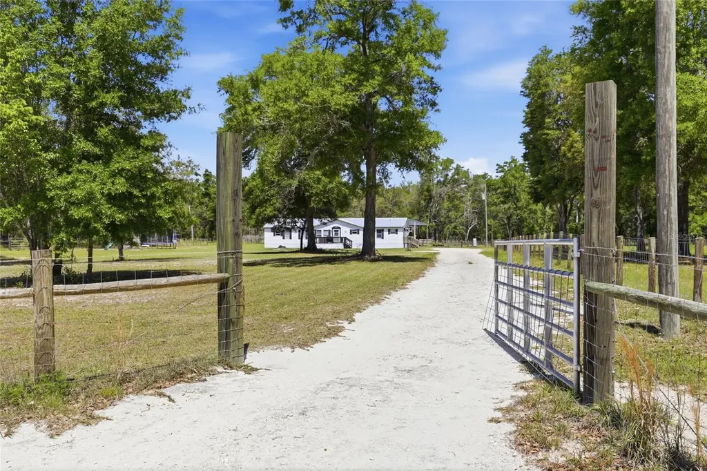 847 SW Applewood Glen Fort White FL 32038