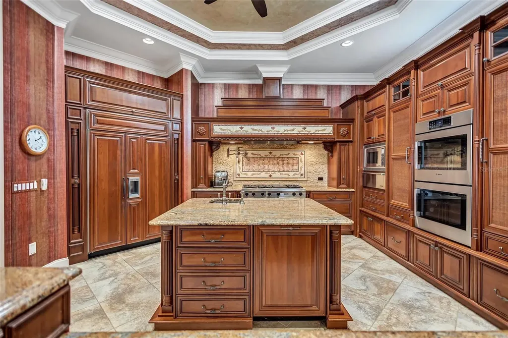 5207 Sand Lake Court Sarasota FL 34238