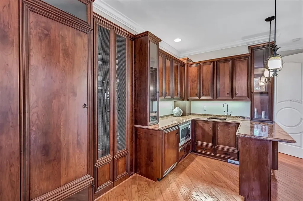 5207 Sand Lake Court Sarasota FL 34238