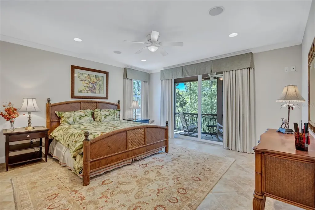 5207 Sand Lake Court Sarasota FL 34238