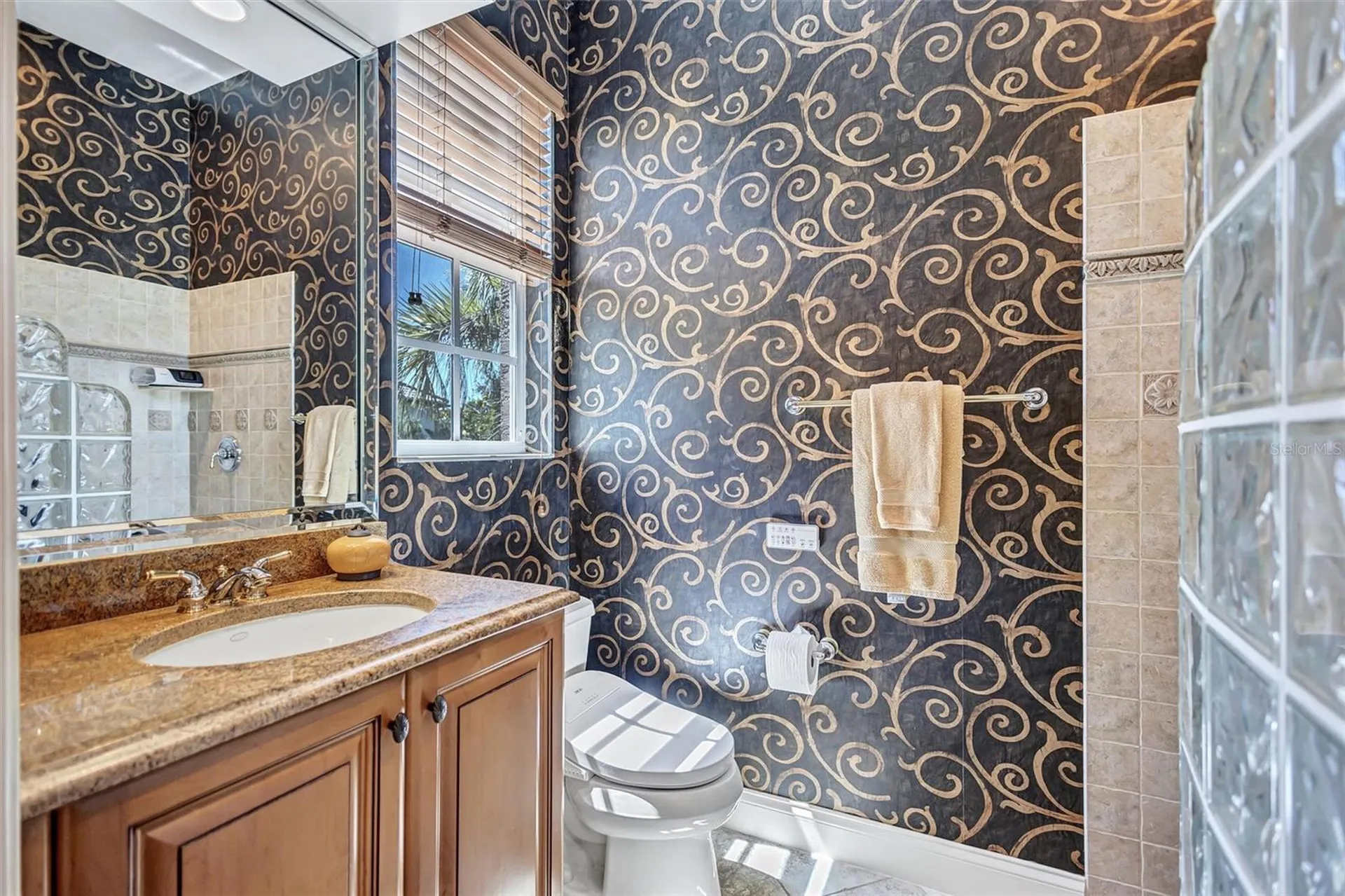 5207 Sand Lake Court Sarasota FL 34238