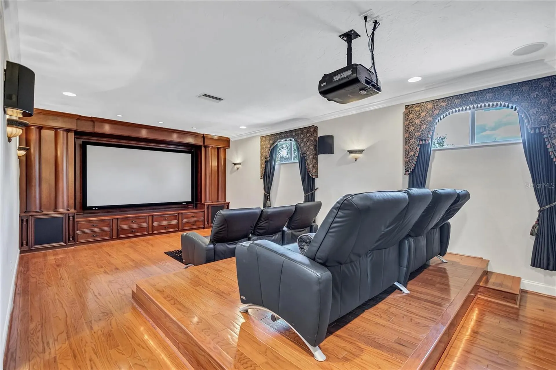 5207 Sand Lake Court Sarasota FL 34238