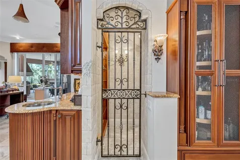 5207 Sand Lake Court Sarasota FL 34238