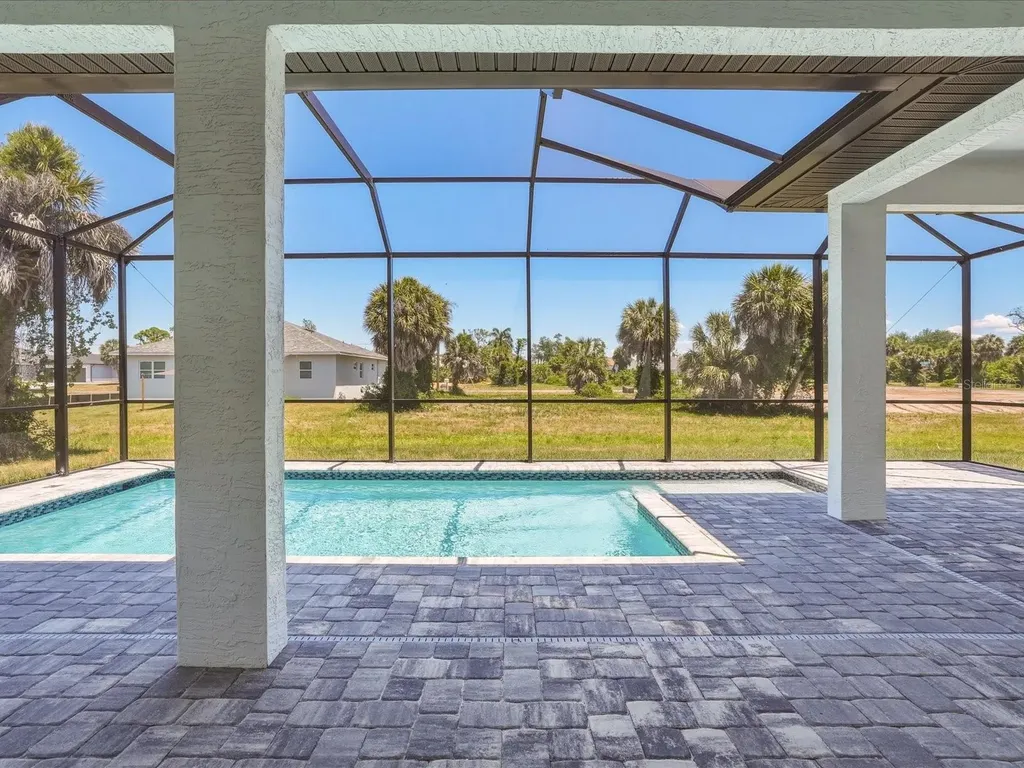 72 Tee View Road Rotonda West FL 33947