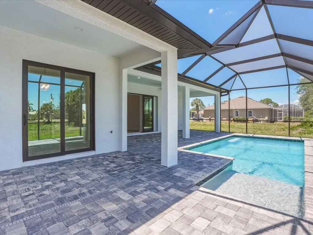 72 Tee View Road Rotonda West FL 33947
