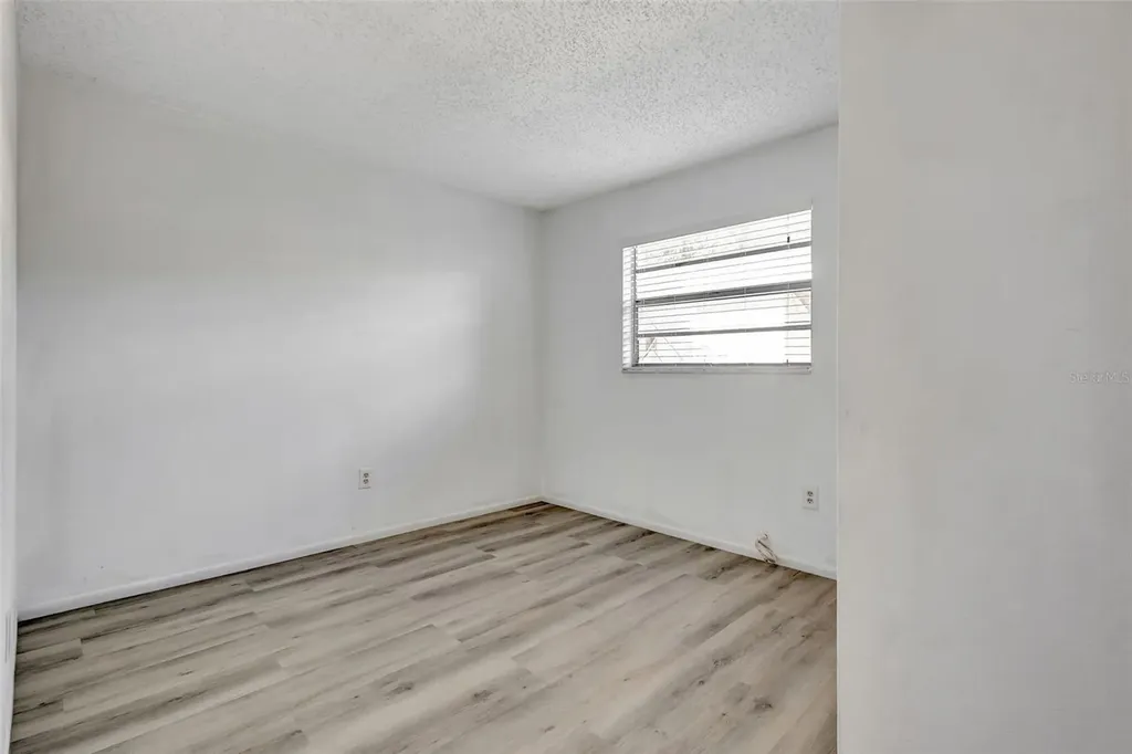 3073 Pine Tree Avenue Largo FL 33771