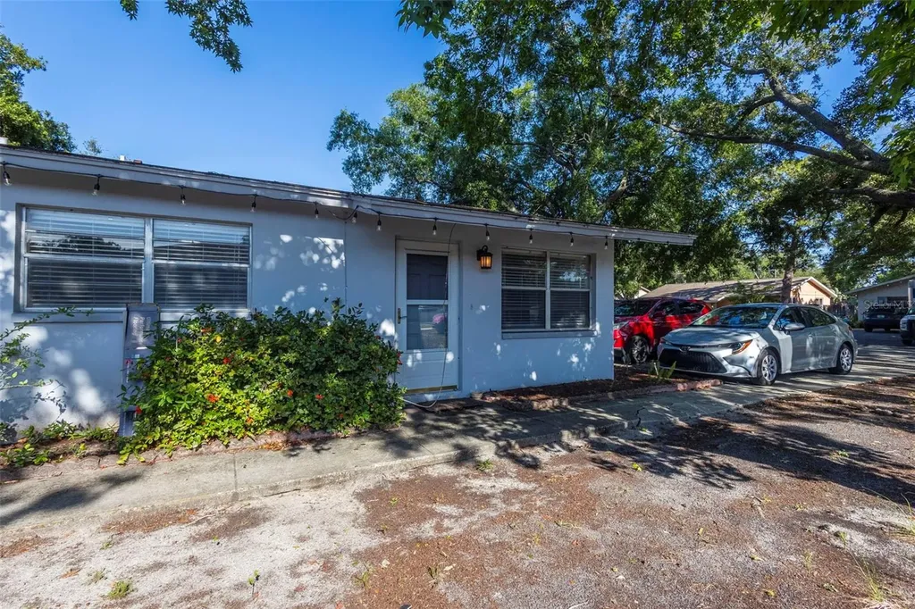 3073 Pine Tree Avenue Largo FL 33771