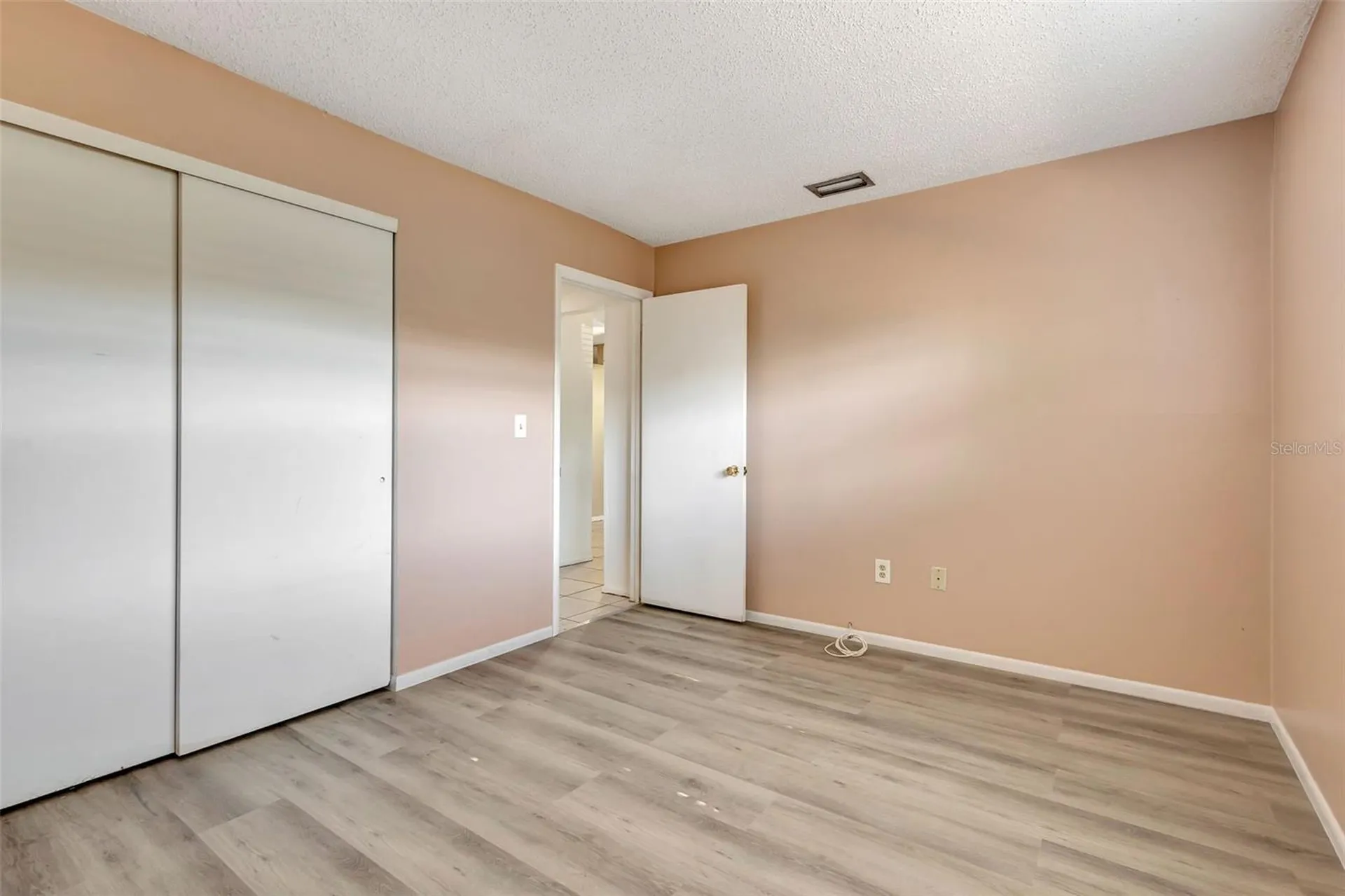 3073 Pine Tree Avenue Largo FL 33771
