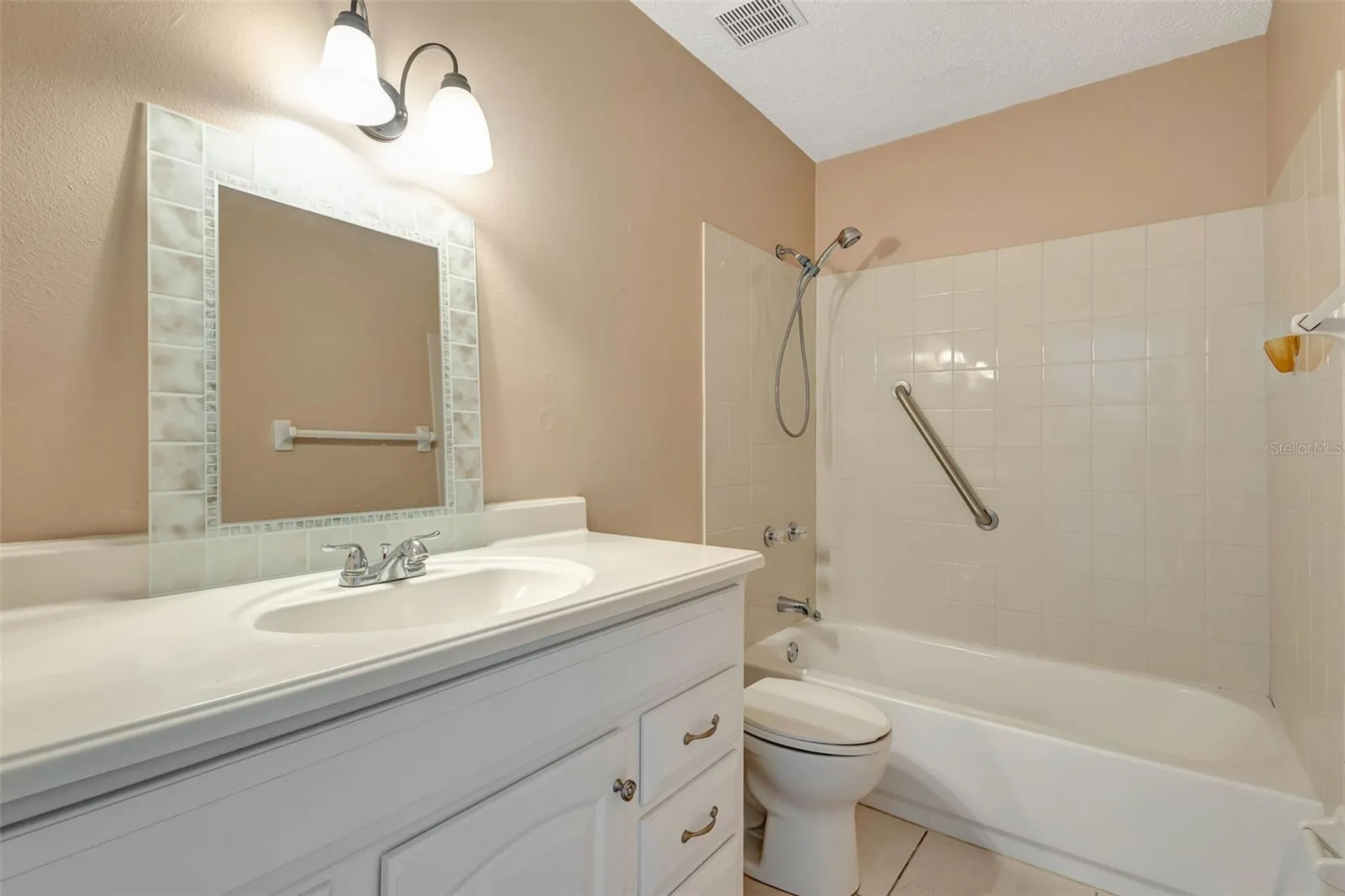 3073 Pine Tree Avenue Largo FL 33771