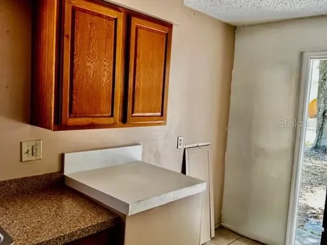 3073 Pine Tree Avenue Largo FL 33771