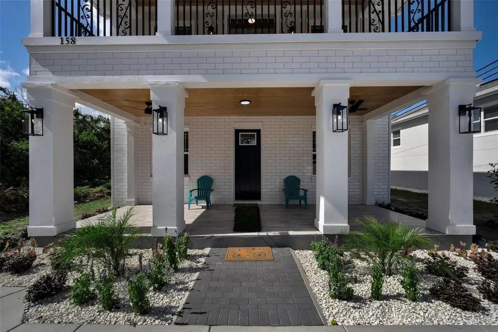158 E Spruce Street Tarpon Springs FL 34689