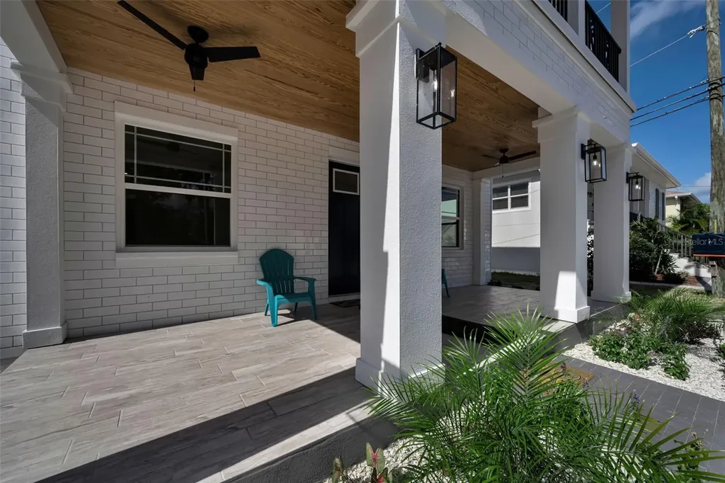 158 E Spruce Street Tarpon Springs FL 34689