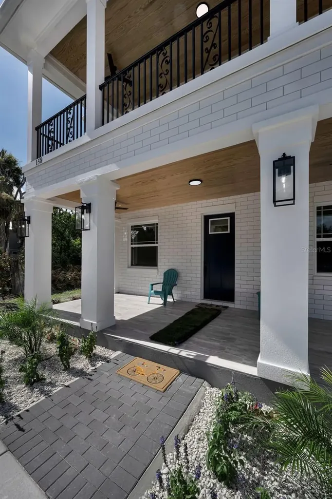 158 E Spruce Street Tarpon Springs FL 34689