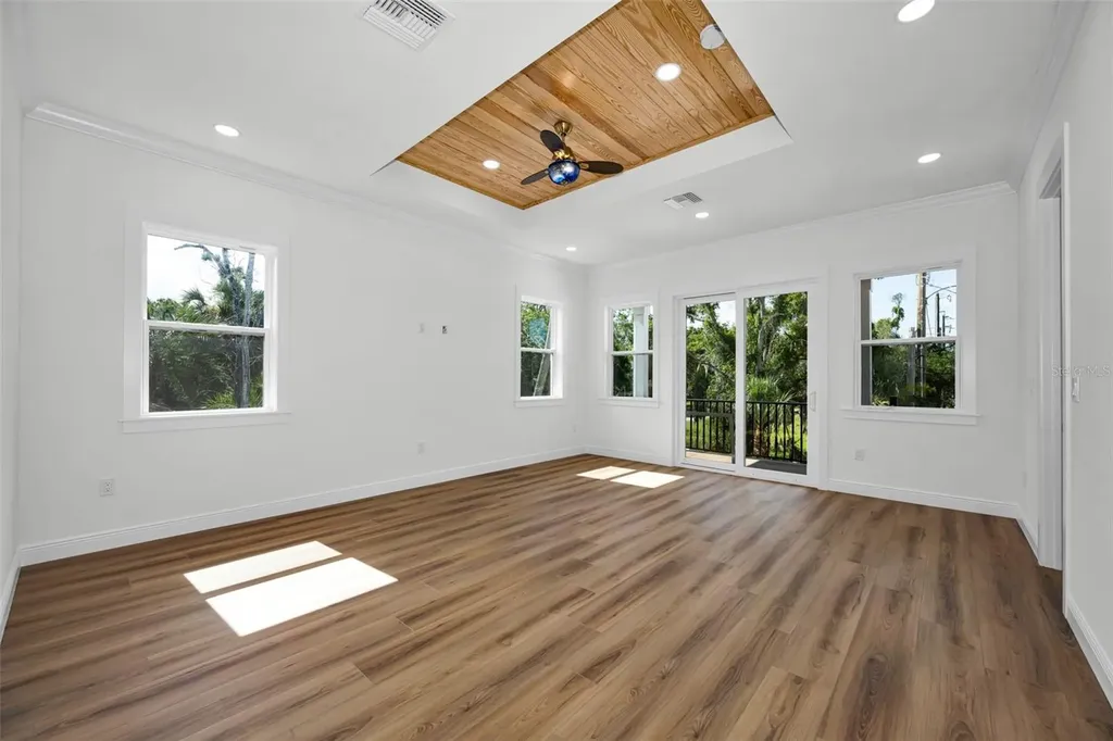 158 E Spruce Street Tarpon Springs FL 34689