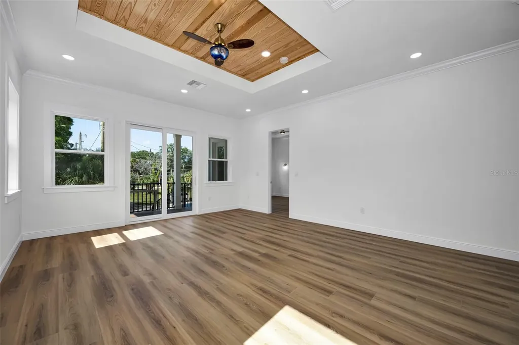 158 E Spruce Street Tarpon Springs FL 34689