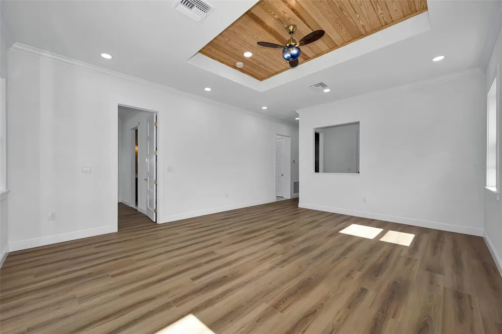 158 E Spruce Street Tarpon Springs FL 34689