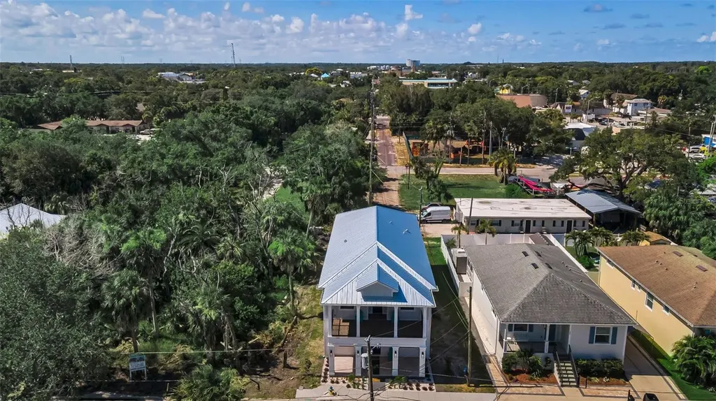 158 E Spruce Street Tarpon Springs FL 34689