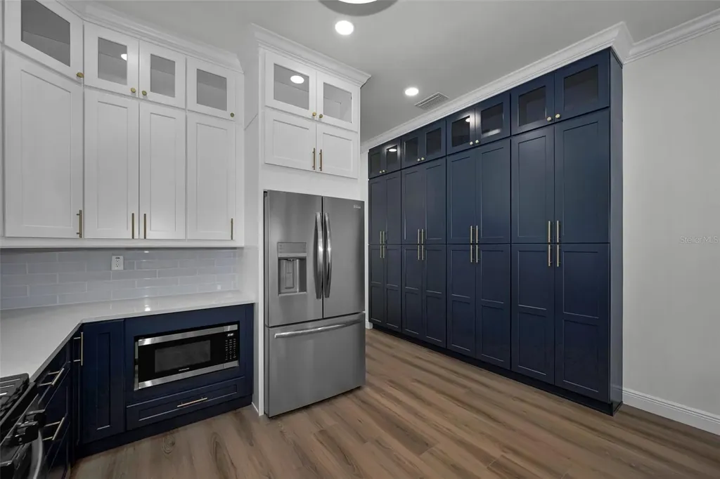 158 E Spruce Street Tarpon Springs FL 34689