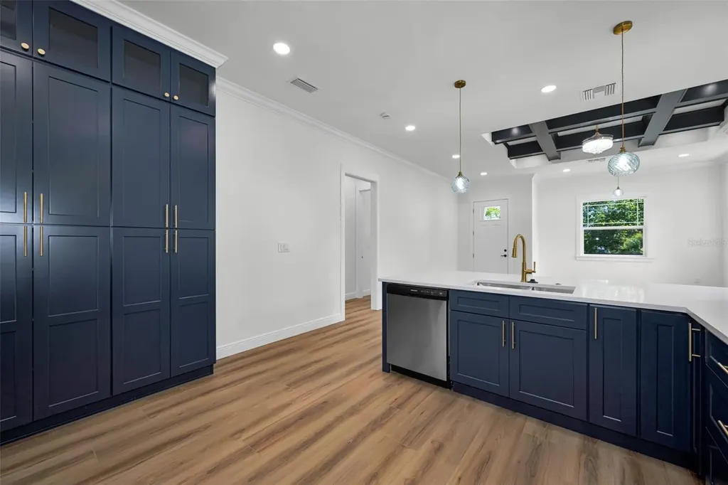 158 E Spruce Street Tarpon Springs FL 34689