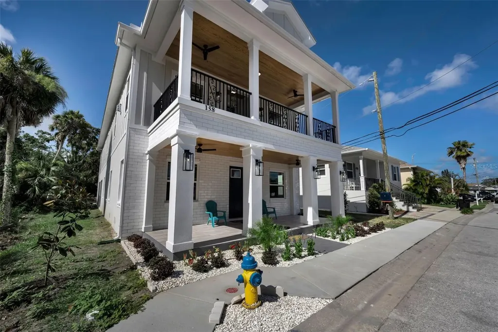 158 E Spruce Street Tarpon Springs FL 34689