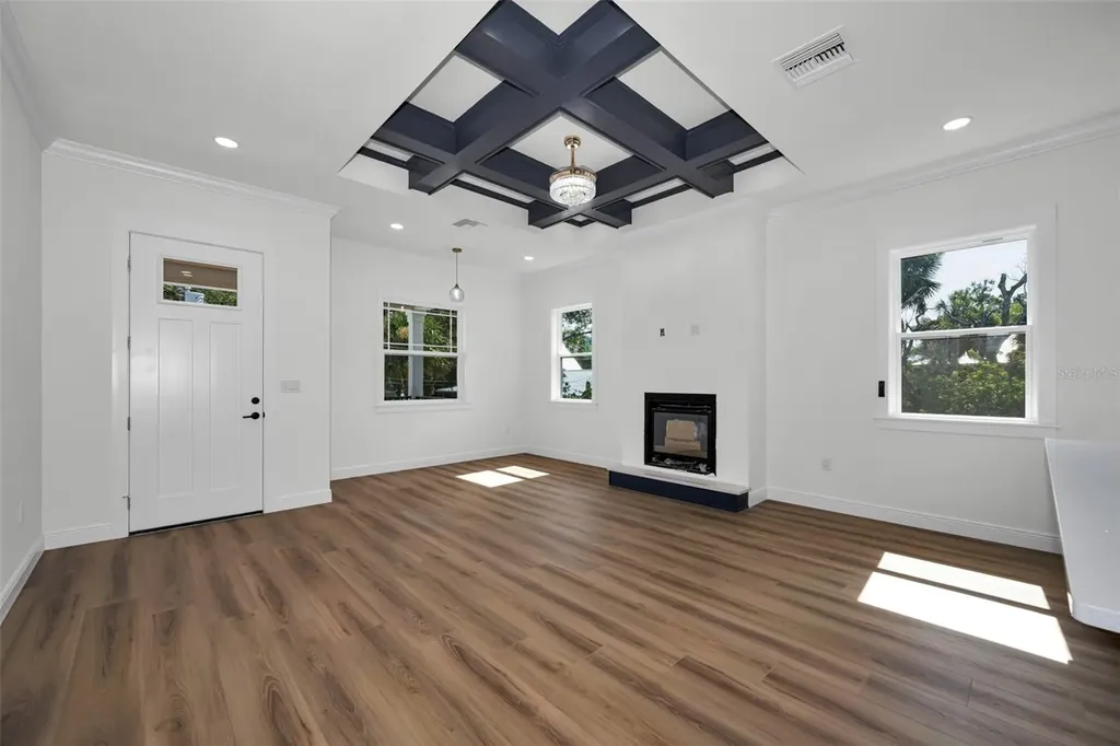 158 E Spruce Street Tarpon Springs FL 34689