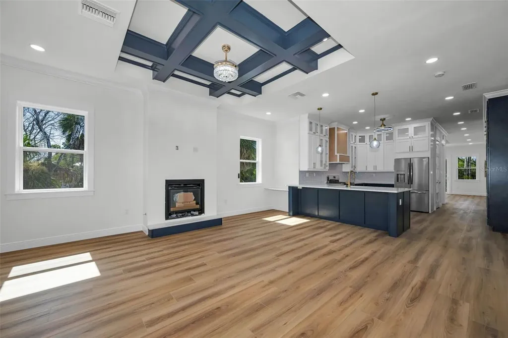 158 E Spruce Street Tarpon Springs FL 34689