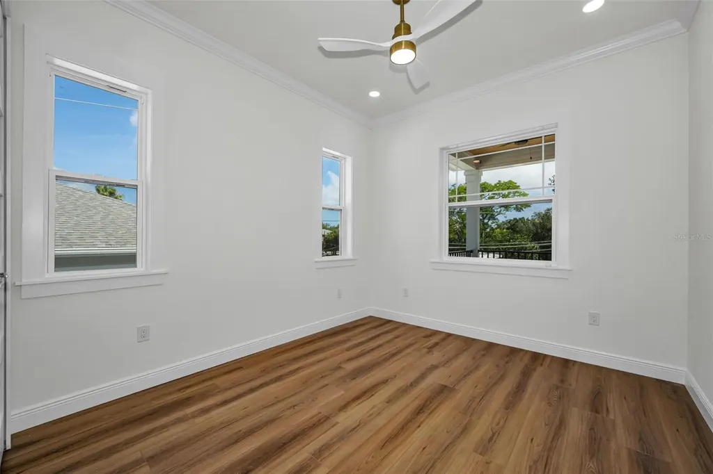158 E Spruce Street Tarpon Springs FL 34689