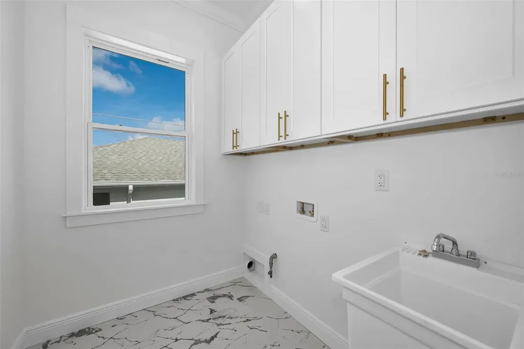 158 E Spruce Street Tarpon Springs FL 34689