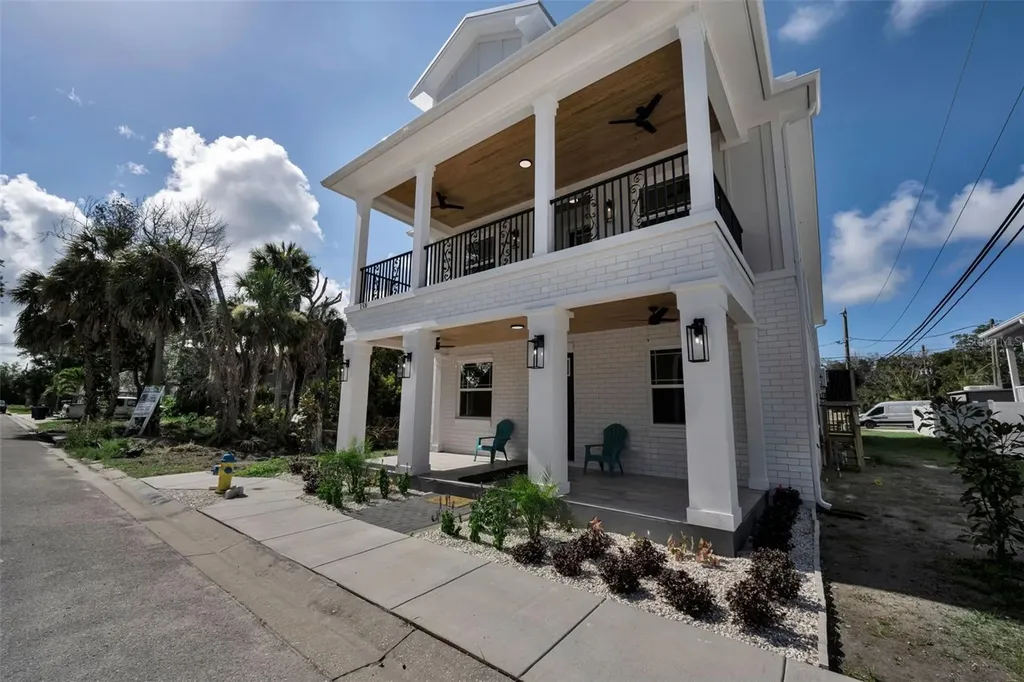 158 E Spruce Street Tarpon Springs FL 34689