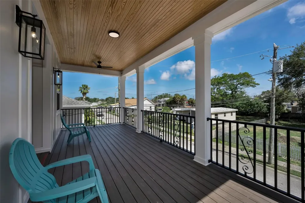 158 E Spruce Street Tarpon Springs FL 34689