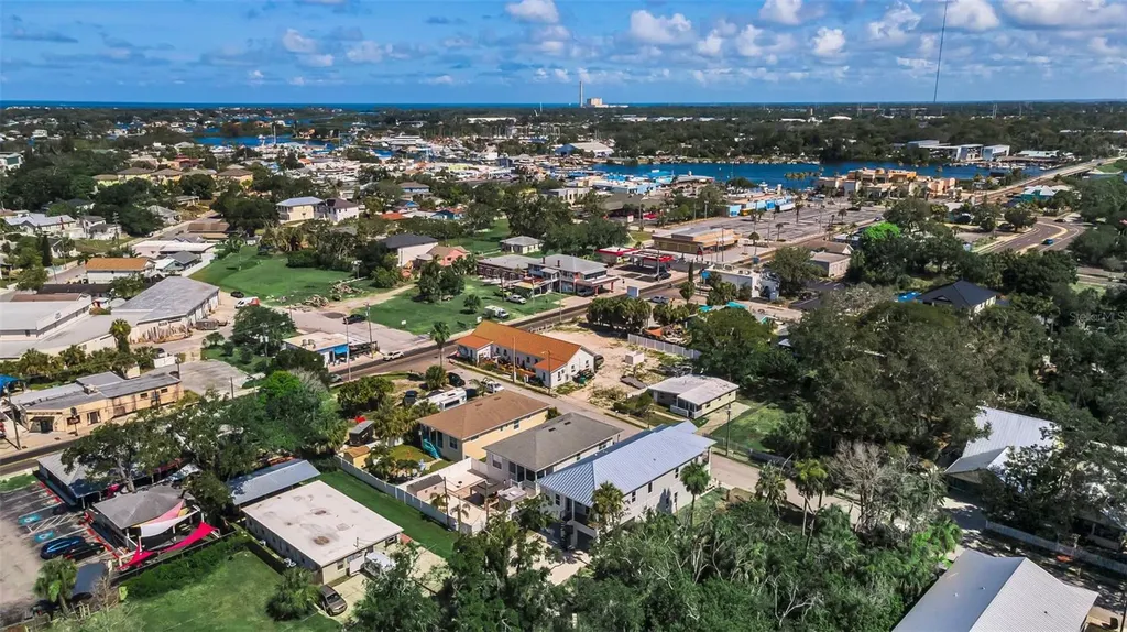 158 E Spruce Street Tarpon Springs FL 34689